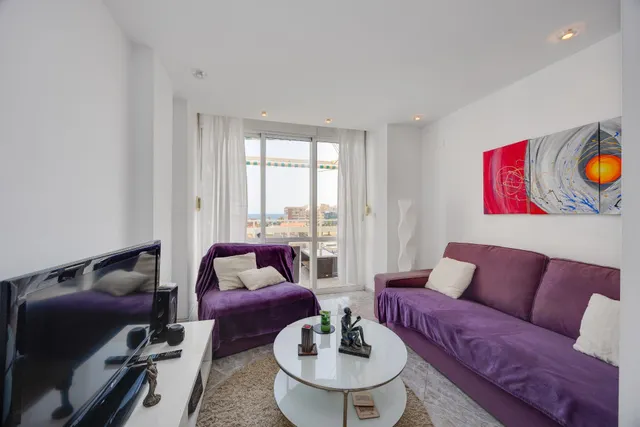 Apartamento de dos dormitorios, en primera línea, con fantásticas vistas al mar — 13