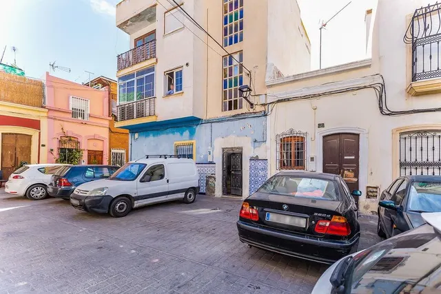 Piso ocupado en venta en Almería - foto 2