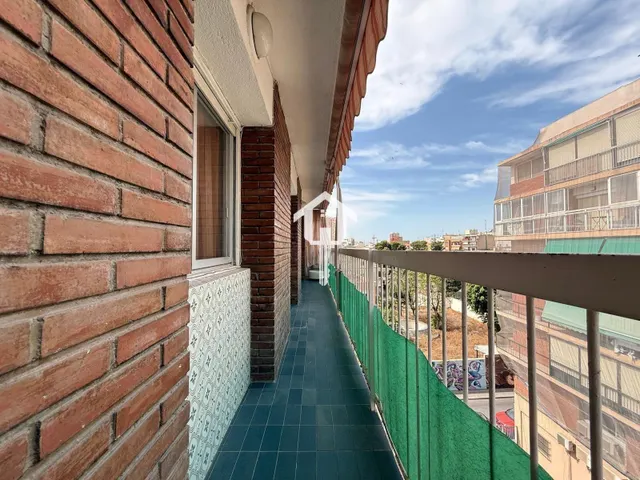 Piso en venta en Alicante. 85m2, 3 habitaciones, 1 baño con bañera, tercera planta con ascensor. zona de campoamor — 11