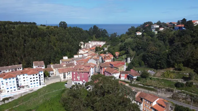 OPORTUNIDAD PARA PROMOTORES, CONSTRUCTORES E INVERSORES EN CUDILLERO — 43