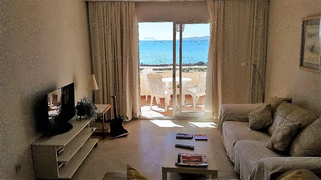 Primera linea de playa, vistas frontales al mar — 12