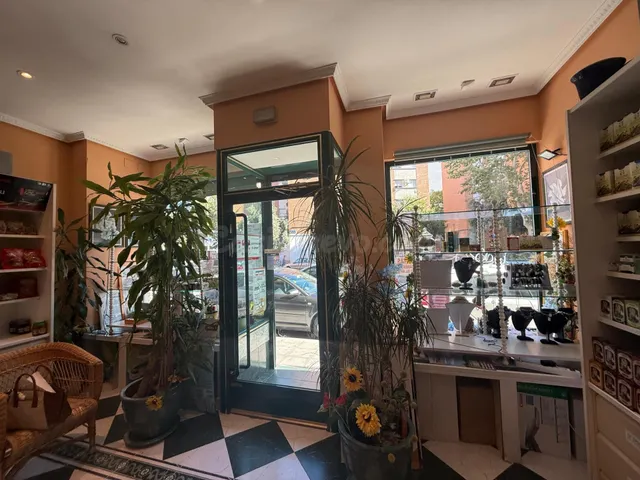 ✨ ¡Oportunidad en Móstoles! Local con encanto y múltiples po