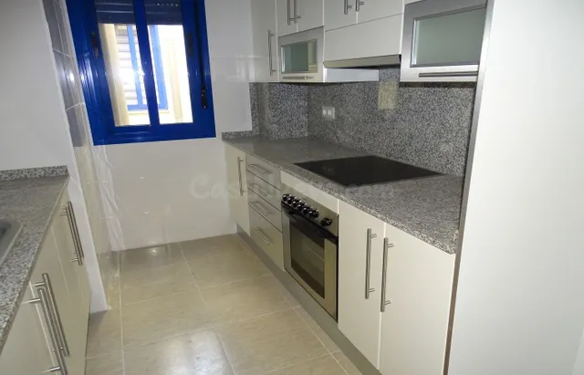 Apartamento de 62 m2 con 2 dormitorios, terraza y parking — 2