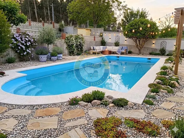 CASA DE 8 DORMITORIOS CON FINCA EN EL ENTORNO DE SAN COSME