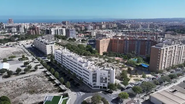 Atico con vistas al mar y a la montaña in Alicante — 13