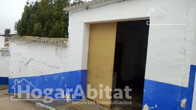 ¡GRAN OPORTUNIDAD! ECONÓMICA Y AMPLIA CASA CON GARAJE — 31
