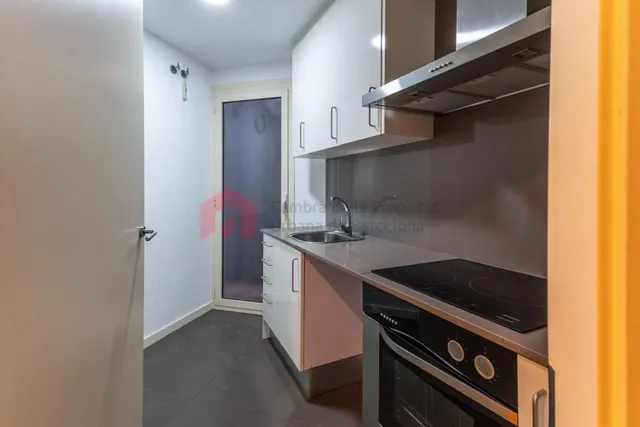 Vivienda esquinera y con encanto en el corazón del Eixample con el estilo clásico de la ciudad de Barcelona. — 12