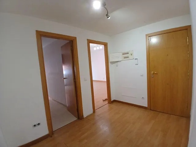 Amplio Piso con 3 habitaciones en Av. Catalunya — 9