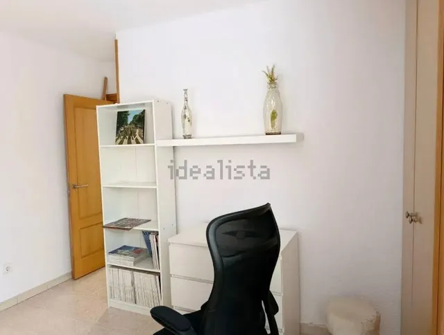 Amplio piso en el Corazón de Alicante, Perfecta para Vivir y Disfrutar — 8