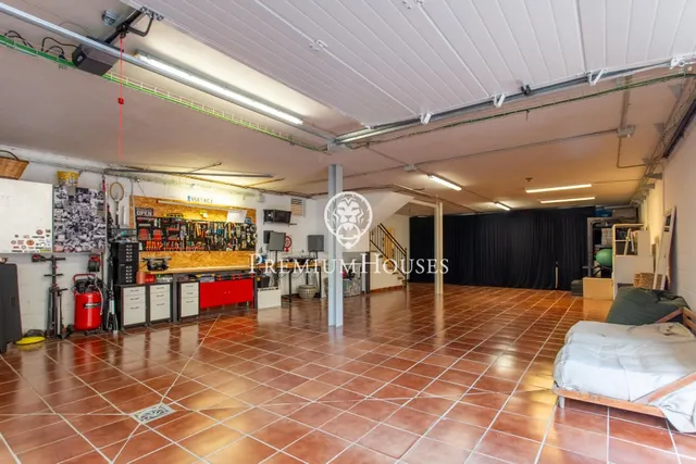 Casa independiente con jardín en venta en Argentona — 32