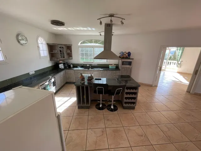 Exclusiva villa en Mijas Golf con vistas a la montaña y piscina privada — 17