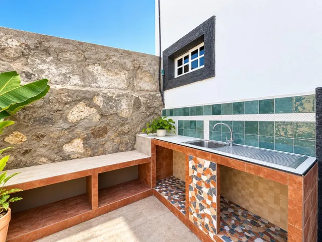 Casa de dos plantas con patio, azotea y múltiples posibilidades en Trujillo, Moya — 24