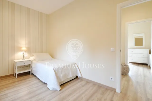 Casa señorial reformada en Llinars del Vallés — 28