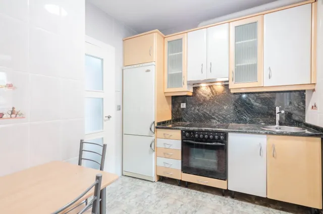 Piso en venta en calle Lago, Turón, con dos cocheras cerrada - foto 4