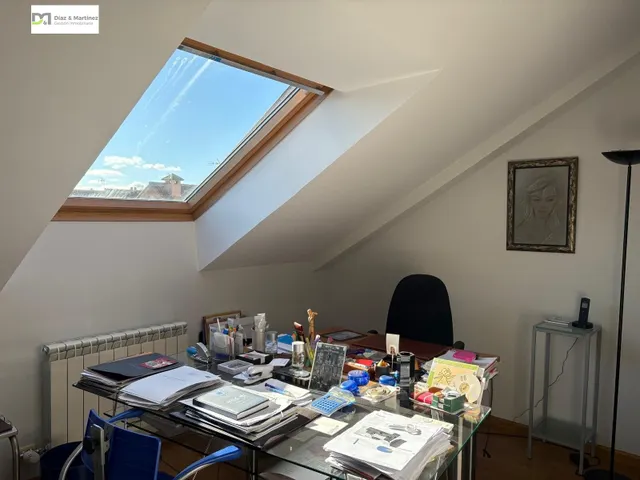 CHALET PAREADO  PRÓXIMO A ESPACIO LEÓN — 26