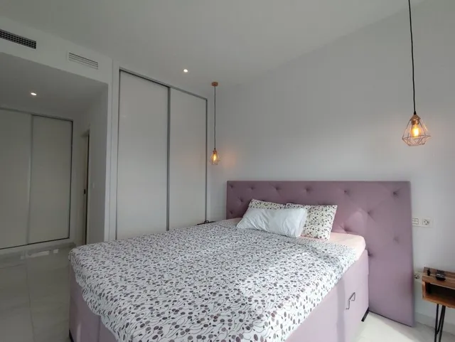 Casa adosada en venta en Bigastro con 3 dormitorios, 3 baños, solárium privado de 39 m2 y piscina comunitaria — 23