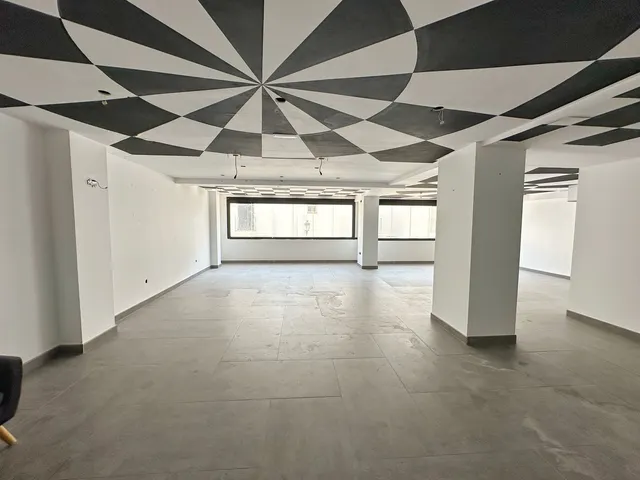 Local comercial 219m² en venta - Marbella — 18