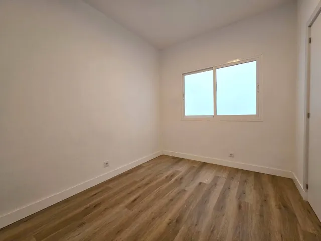 A la venta estupenda oficina reformada en el Paseo de Tomás Morales — 13