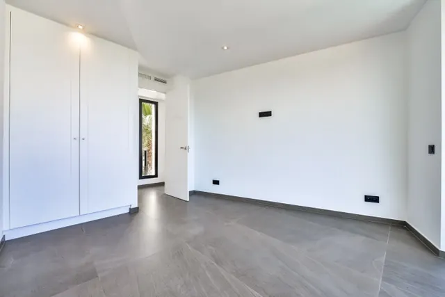 Impresionante villa moderna en una ubicación privilegiada con vistas al mar — 47