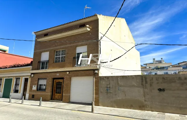 Se vende amplio solar para edificar en Benimámet. / HH Asesores, Inmobiliaria en Burjassot / — 4