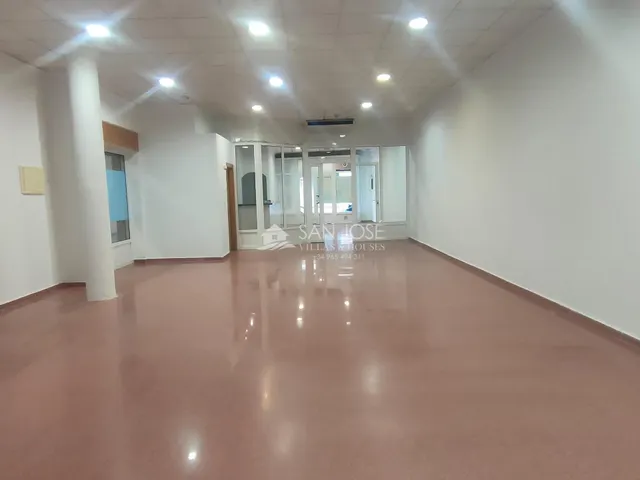 SE VENDE O SE ALQUILA LOCAL COMERCIAL VACIO EN EL CENTRO DE ASPE — 12