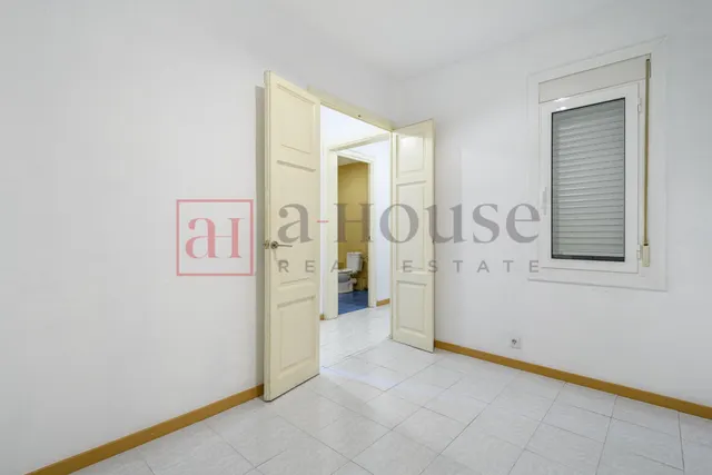 PISO ALTO Y LUMINOSO PARA REFORMAR CON DOBLE ORIENTACIÓN EN LA NOVA ESQUERRA DE L'EIXAMPLE — 21