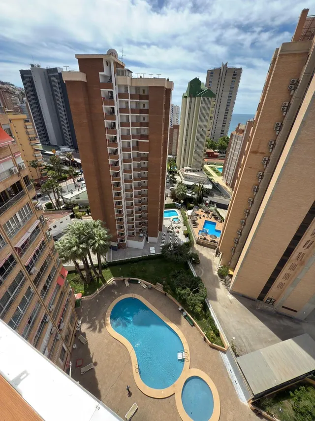Acogedor apartamento cerca de playa Levante con vistas al mar y Benidorm. — 4