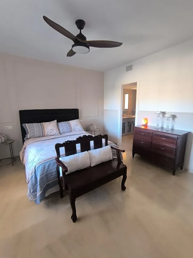 Calahonda - Piso 2 Dormitorios, Garaje, 4 Piscinas — 23