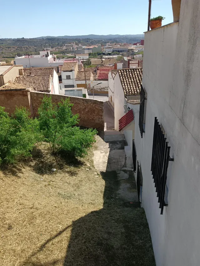 Parcela urbana en el centro de Montroy — 27