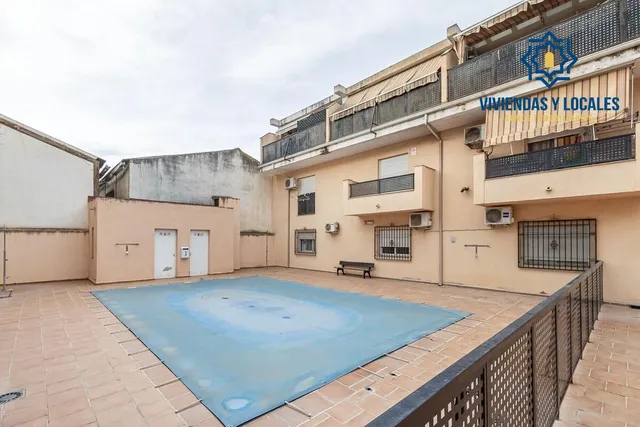 Piso en urbanización con piscina en Las Gabias — 23