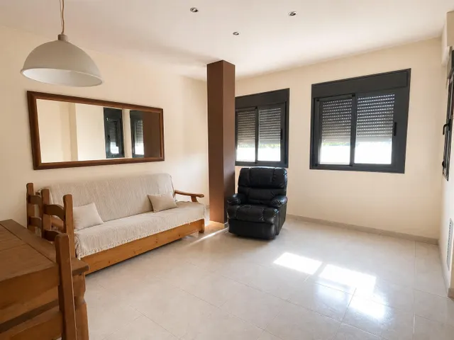 Espacio, comodidad y ubicación: vivienda familiar con ascensor, balcón, parking y trastero en Amposta. — 13