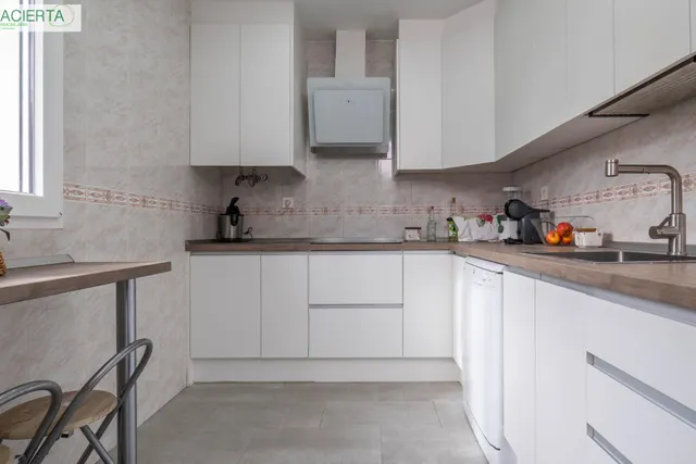 Encantadora Casa Reformada en Ogijares con Vistas y Espacios para Disfrutar — 8