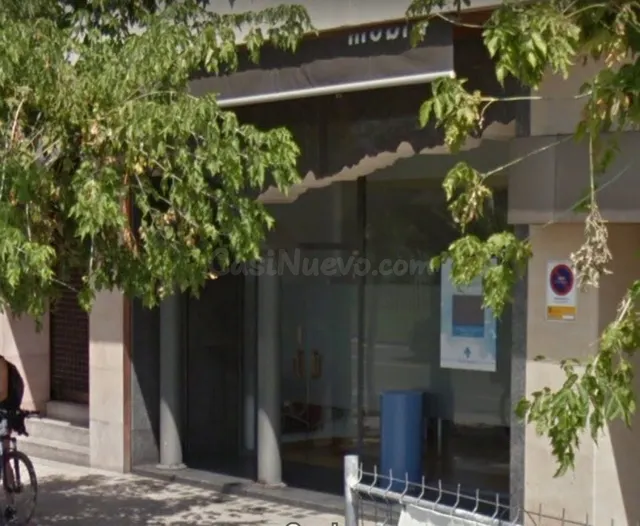 Estupendo local frente a Autobuses