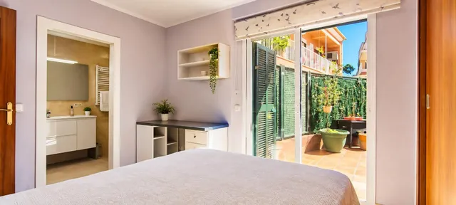 Piso con terraza y piscina en El Terreno, Palma — 11