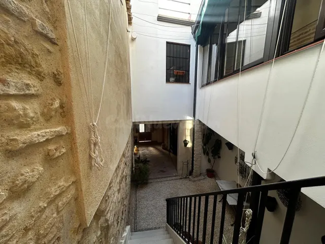 SE ALQUILA CASA RECIÉN REFORMADA JUNTO A LA PLAZA DE LA REGI - foto 4