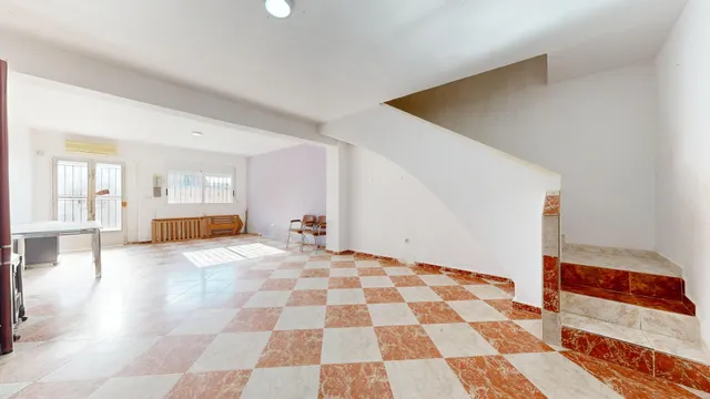 En el Raval, cullera una casa reformada y para entrar a vivir. — 5