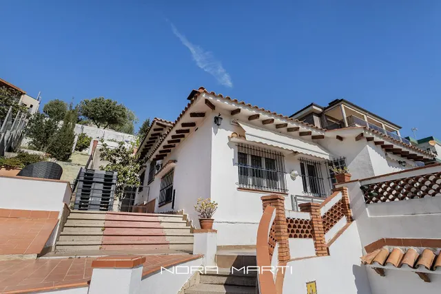 CASA A  NOSTRA SENYORA DE LOURDES — 19