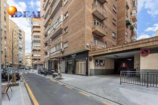 Plaza de Garaje en Arabial — 9