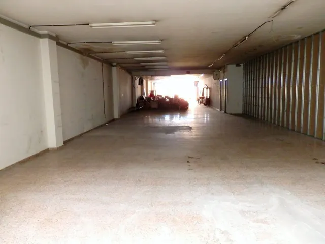 LOCAL COMERCIAL AL POBLE SEC — 3