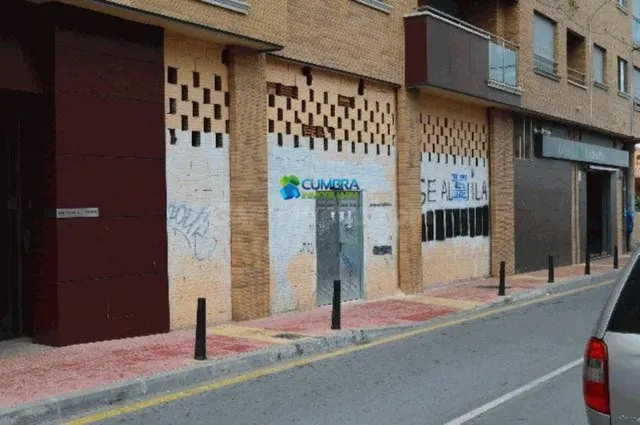 ALQUILER DE BAJO COMERCIAL EN FRENTE DE LA IGLESIA, SANGONER - foto 4