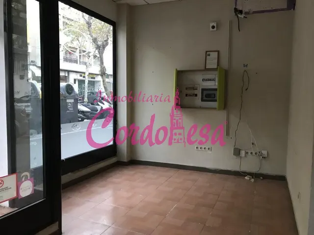 LOCAL COMERCIAL ESQUINA EN ALMOGÁVARES — 4