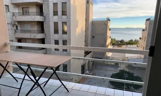 MUY BONITO APARTAMENTO EN 2ª LÍNEA DE MAR EN ROSAS VISTA MAR - foto 3