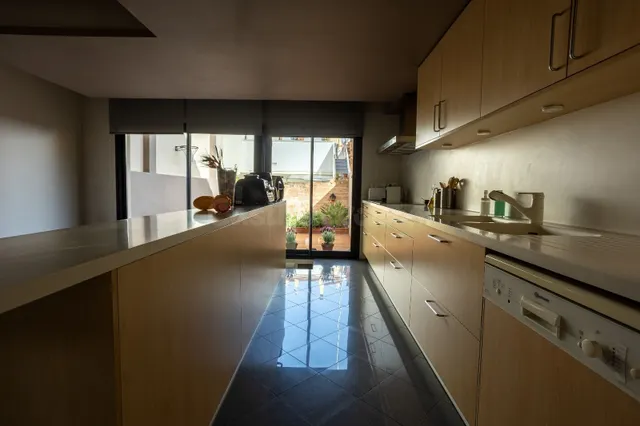 Una bonita casa con terrazas en Figueres. - foto 4