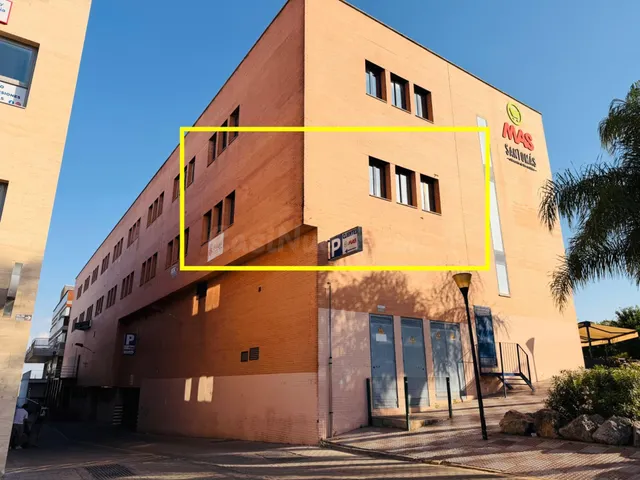 ¡Oportunidad estratégica para tu negocio en Tomares! Oficina - foto 2