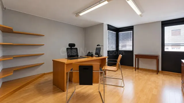 Oficina en pleno centro, en edificio exclusivo de uso profes - foto 3