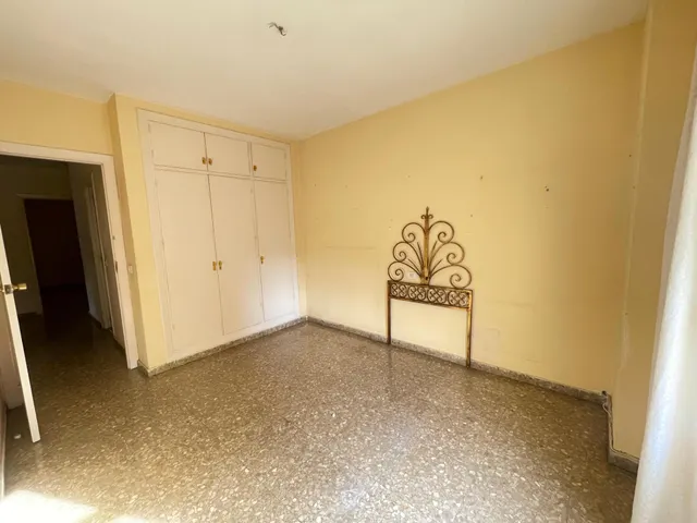 Piso junto a la Plaza de Toros. — 15