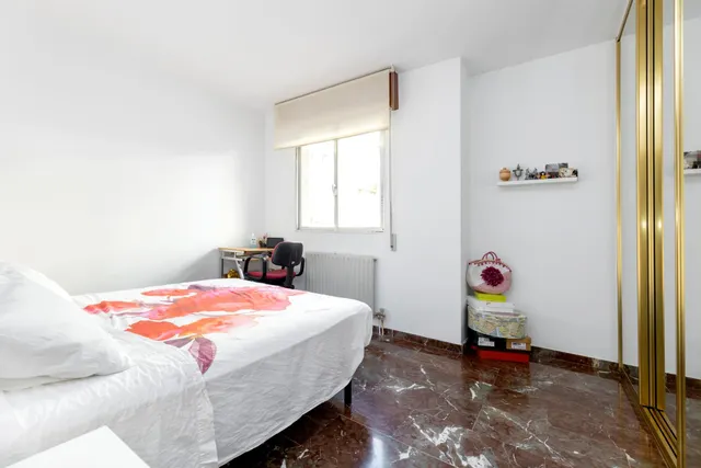 Amplio piso de 4 dormitorios en la prestigiosa urbanización Jardín de la Reina. Garaje y trastero — 26