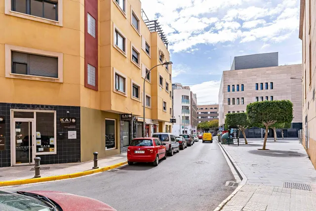 Piso de 3 dormitorios y 2 baños junto al auditorio de El Ejido — 31