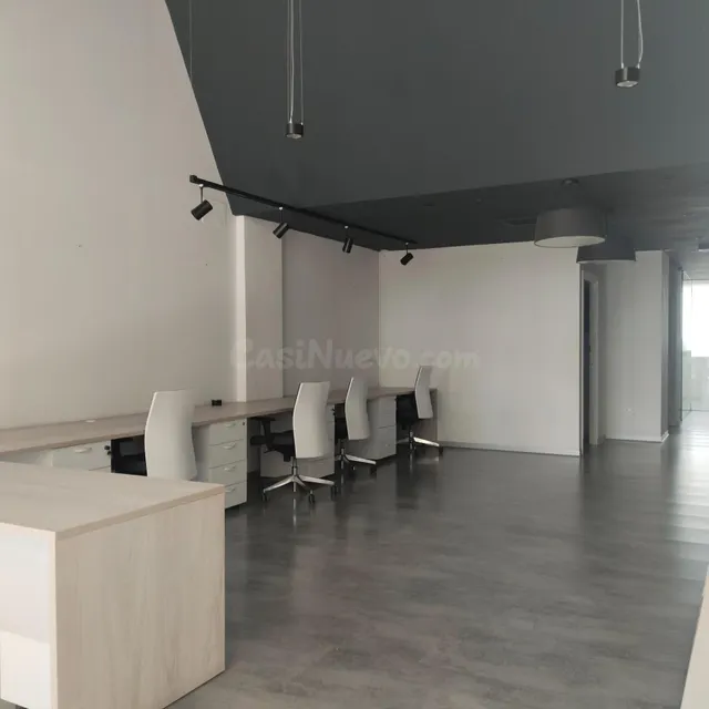 Amplio Local Comercial en el Corazón de Gandia - foto 3