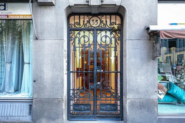 Piso en alquiler en calle de Concepción Jerónima 35, Madrid — 36